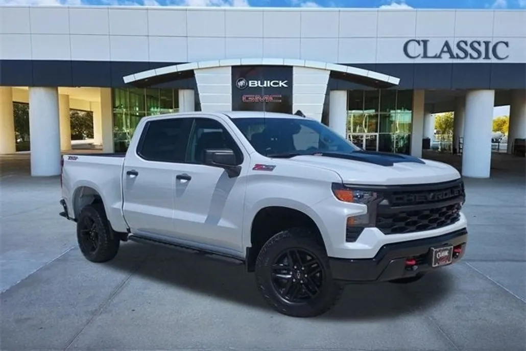 2024 Chevrolet Silverado 1500 Custom Trail Boss photo 1