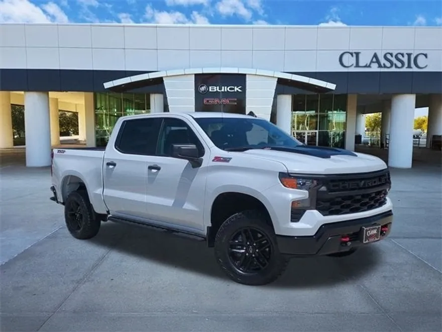 2024 Chevrolet Silverado 1500 Custom Trail Boss photo 1