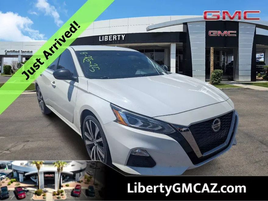 2022 Nissan Altima 2.5 SR photo 1