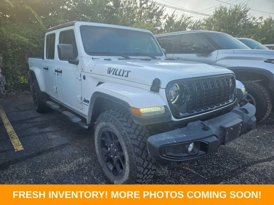 2024 Jeep Gladiator Willys photo 1