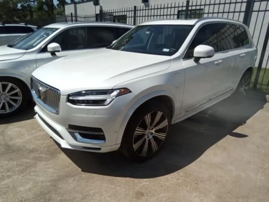 2023 Volvo XC90 Recharge T8 Plus photo 1
