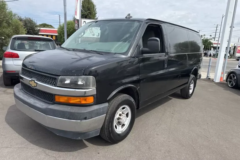 2018 Chevrolet Express 2500 Work Van photo 1