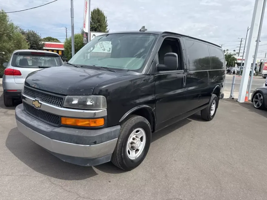 2018 Chevrolet Express 2500 Work Van photo 1
