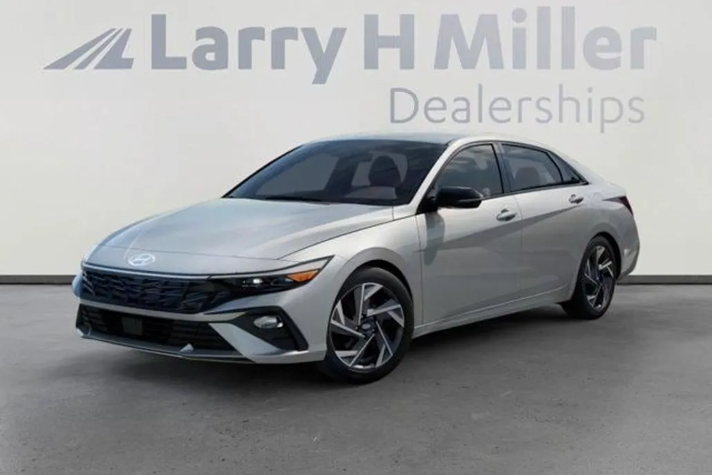 2025 Hyundai Elantra SEL Sport photo 1