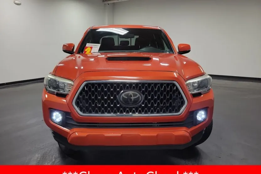 2018 Toyota Tacoma TRD Sport V6 photo 1