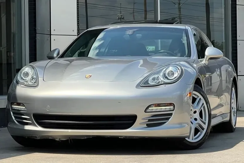 2010 Porsche Panamera S photo 1