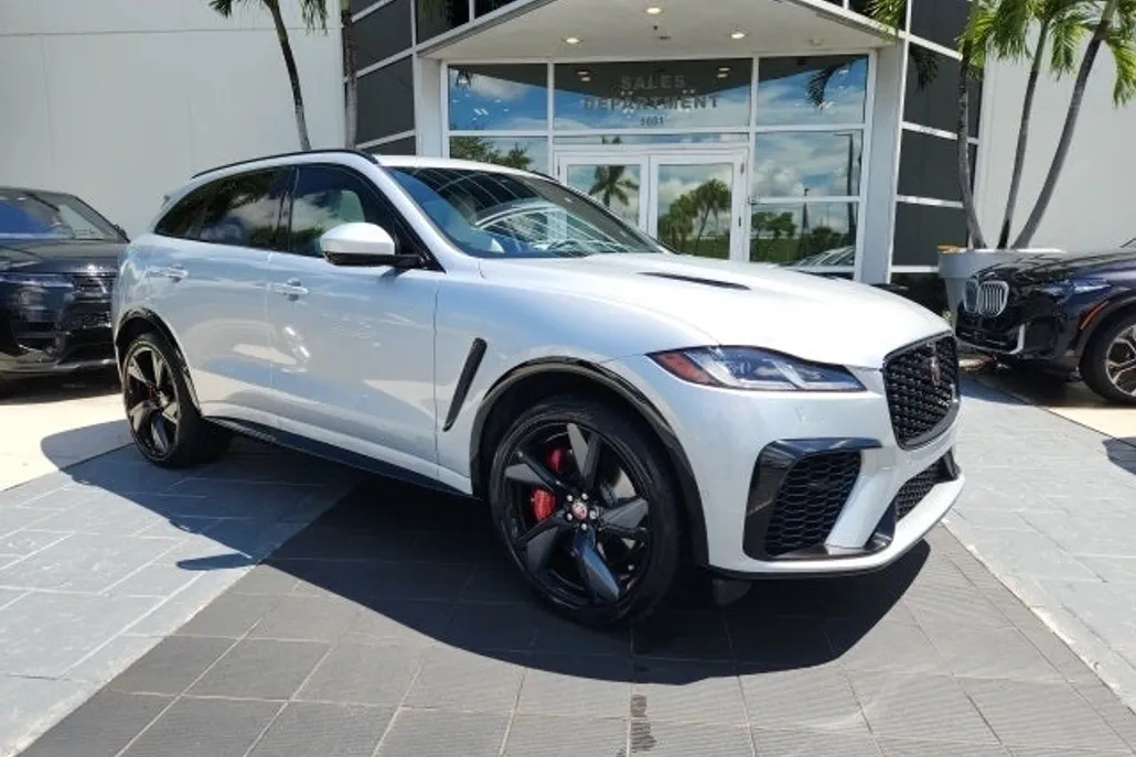 2022 Jaguar F-PACE SVR photo 1