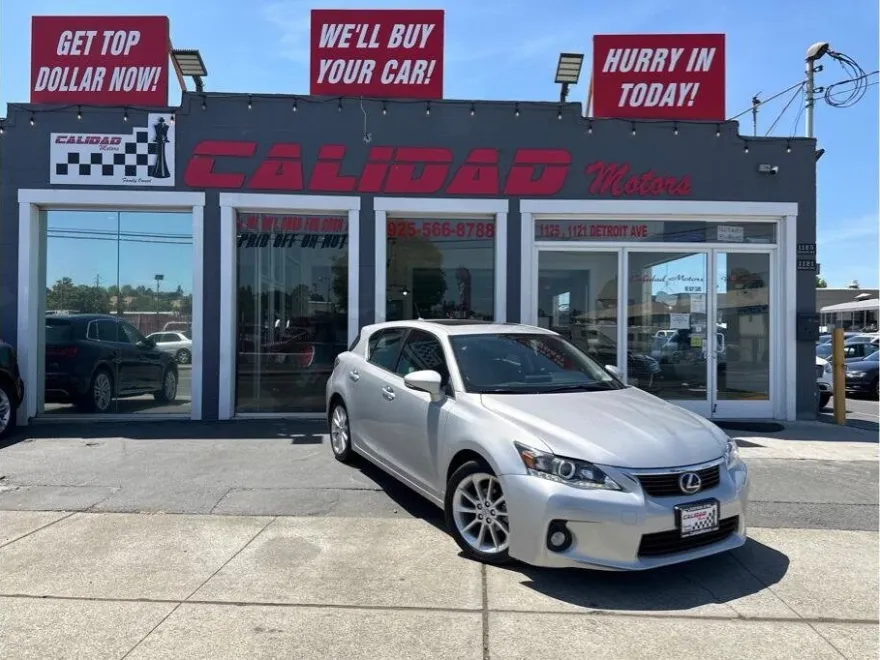 2012 Lexus CT 200h photo 1