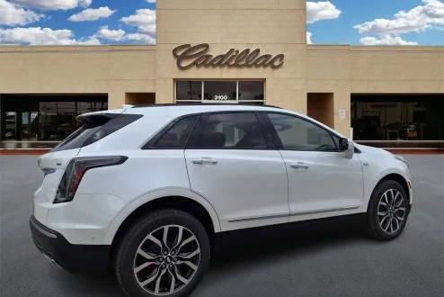2025 Cadillac XT5 Sport photo 3