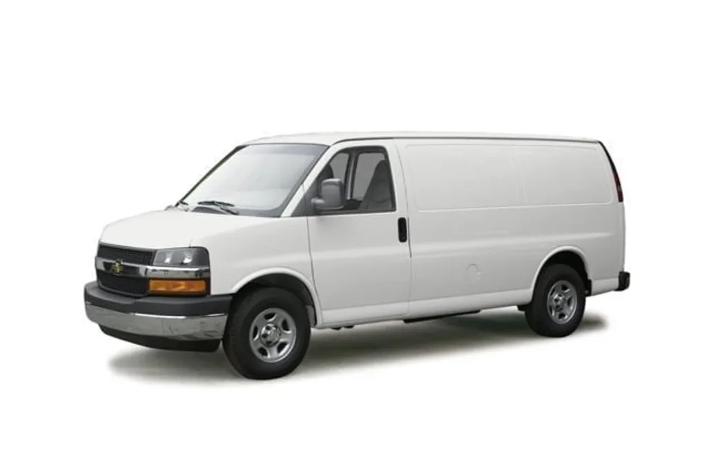 2005 Chevrolet Express 1500 Cargo Van photo 1