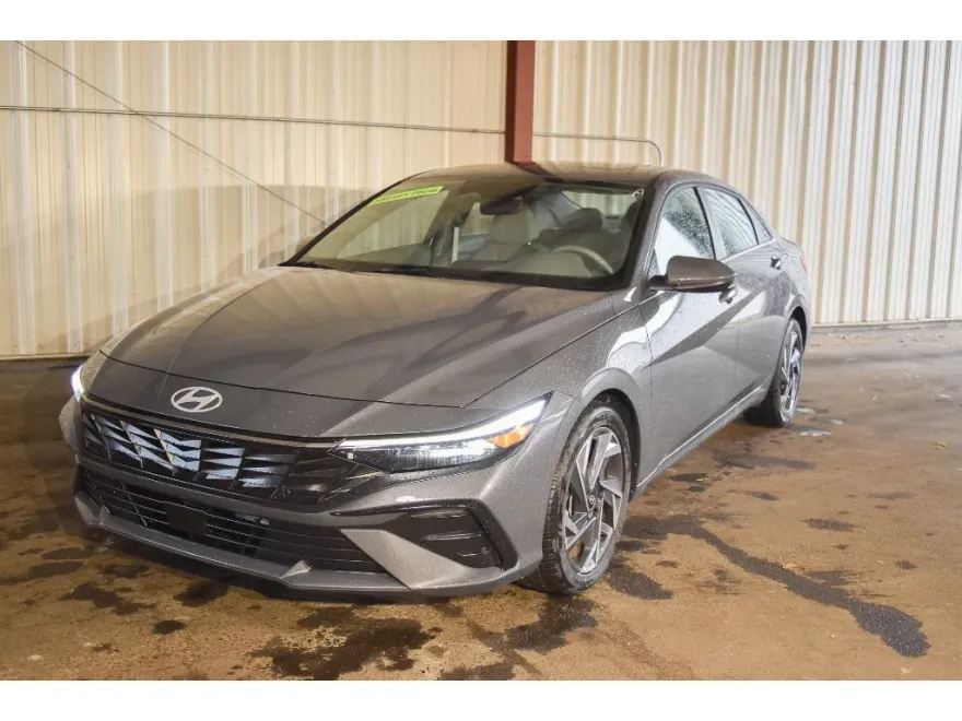 2024 Hyundai Elantra SEL Convenience photo 1