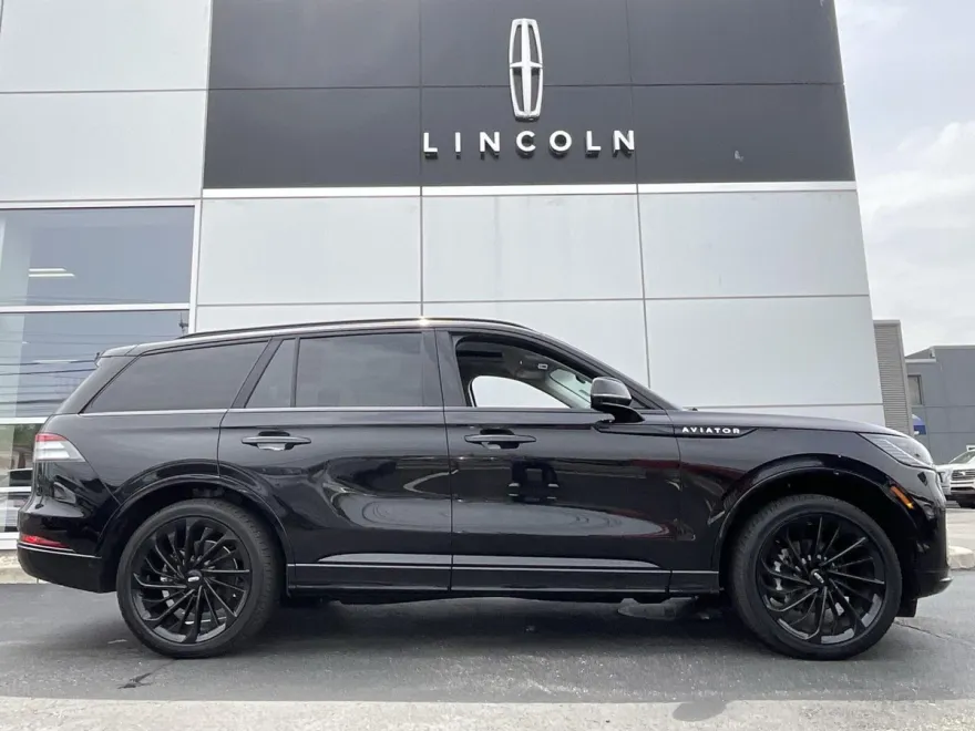 2025 Lincoln Aviator Reserve photo 1