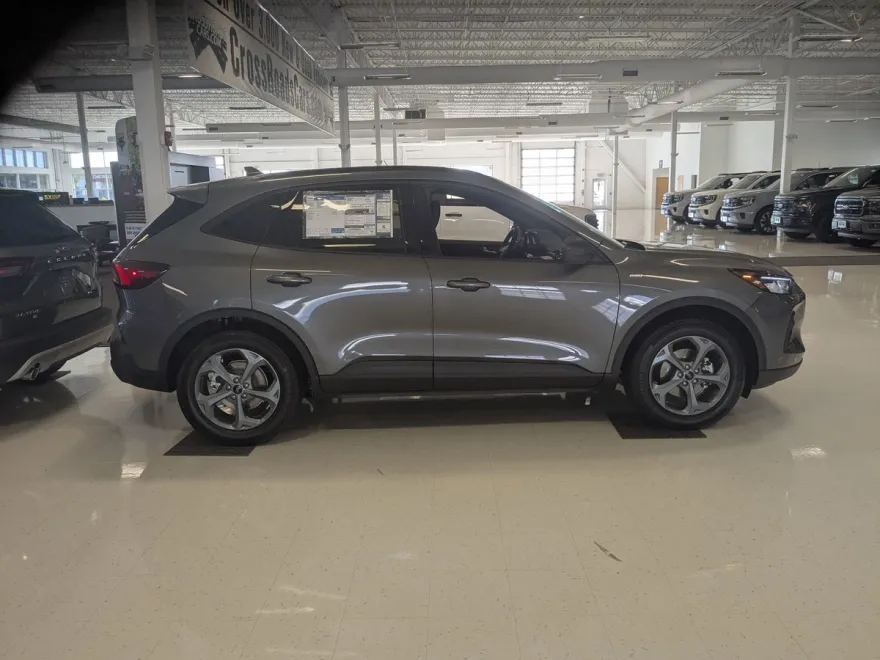 2025 Ford Escape ST-Line photo 1