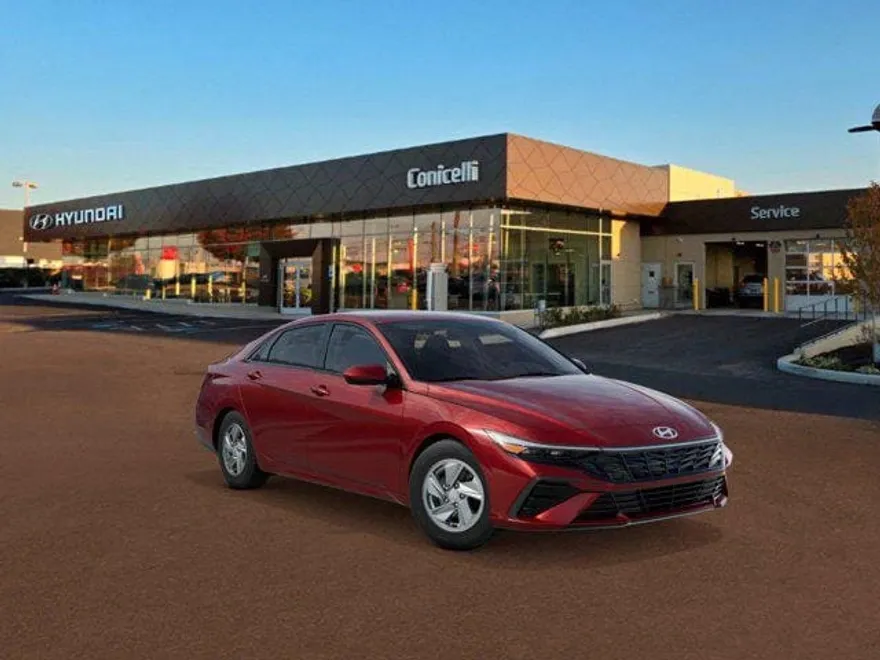 2025 Hyundai Elantra SE photo 1