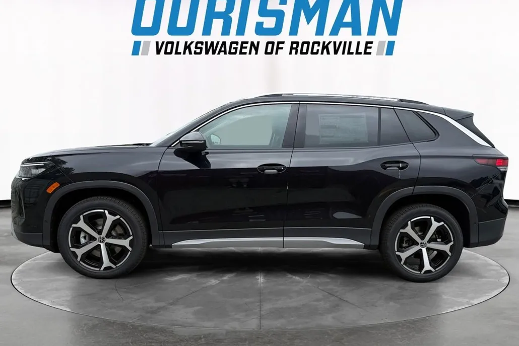2025 Volkswagen Tiguan SE photo 1