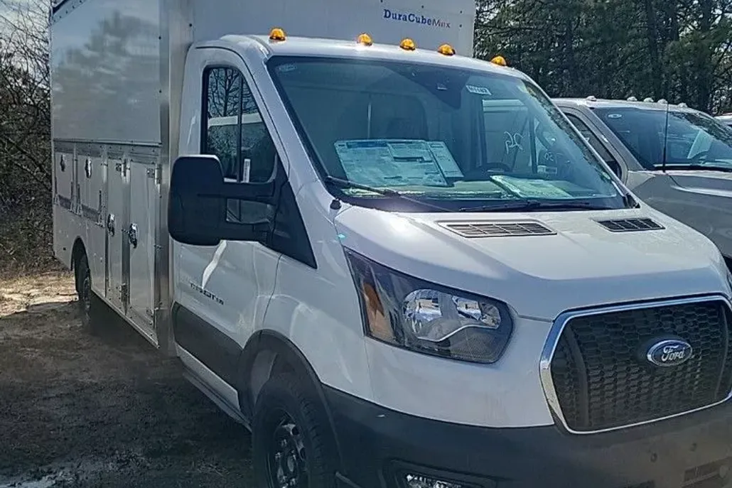 2024 Ford Transit Cutaway photo 1