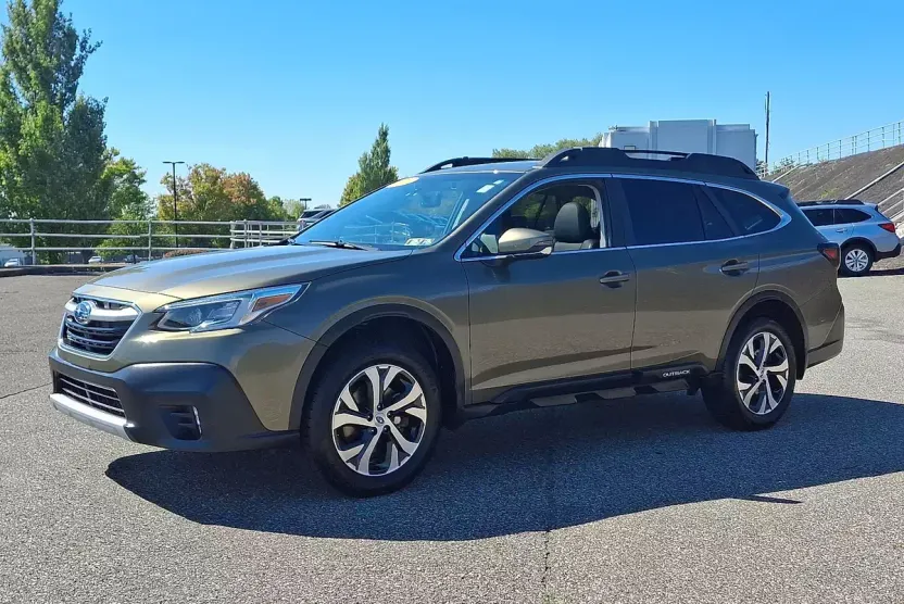 2022 Subaru Outback Limited photo 1