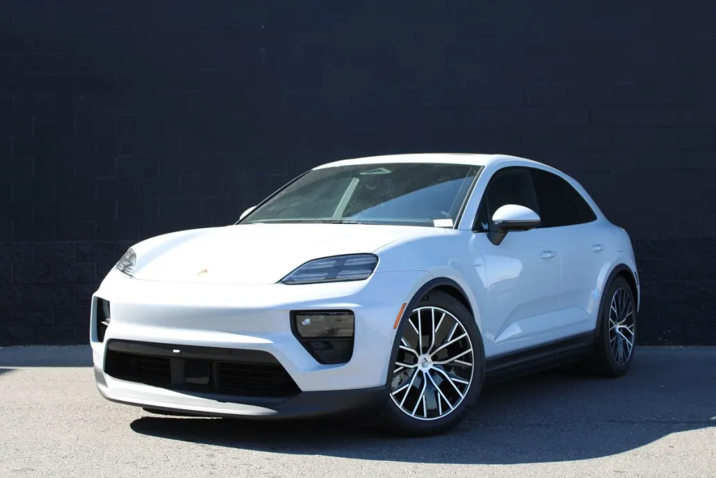 2025 Porsche Macan Electric 4 photo 1