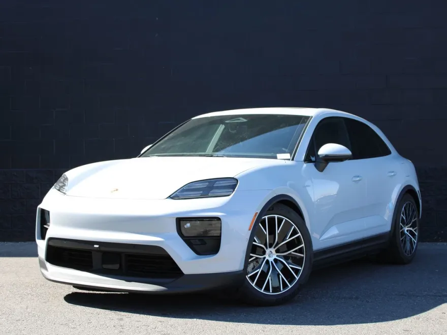 2025 Porsche Macan Electric 4 photo 1