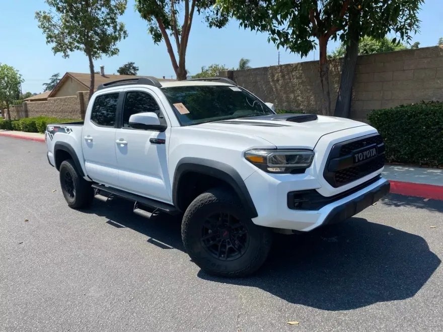 2020 Toyota Tacoma TRD Pro photo 1