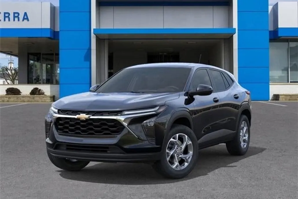 2026 Chevrolet Trax LS photo 1