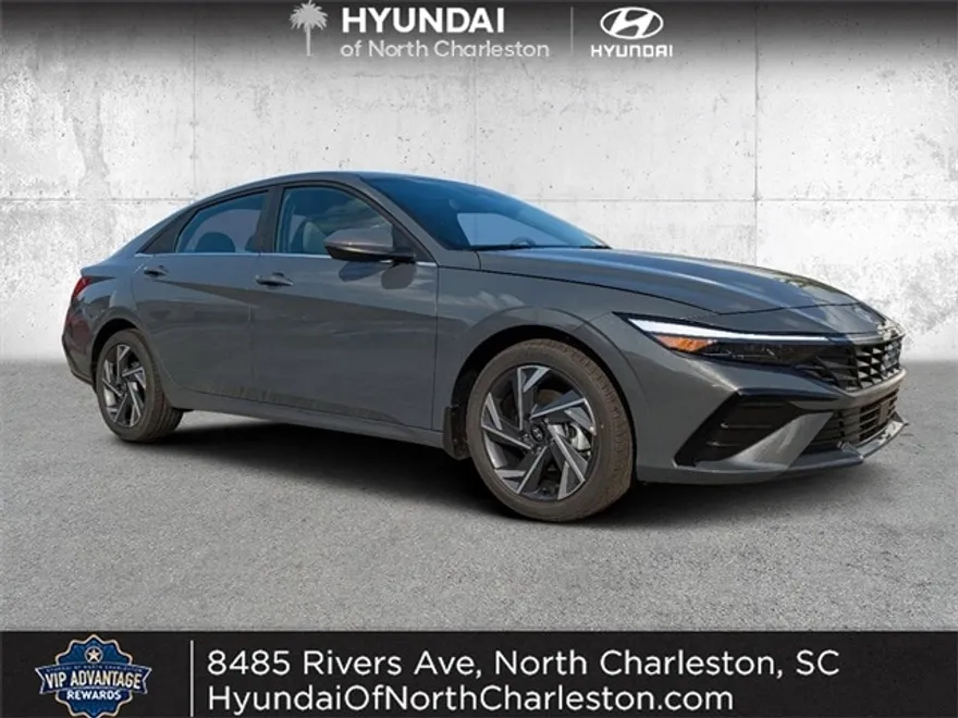2025 Hyundai Elantra SEL Convenience photo 1