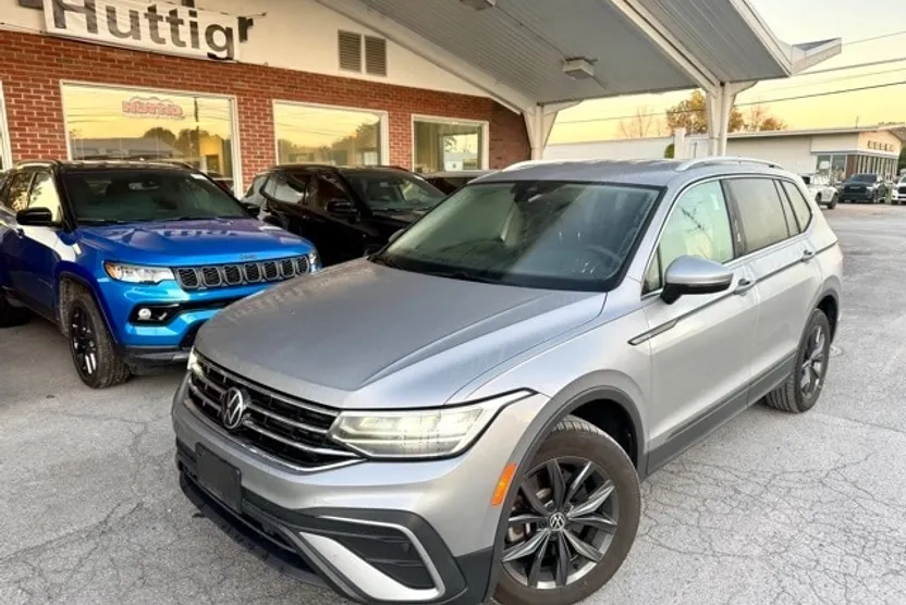 2022 Volkswagen Tiguan SE photo 1