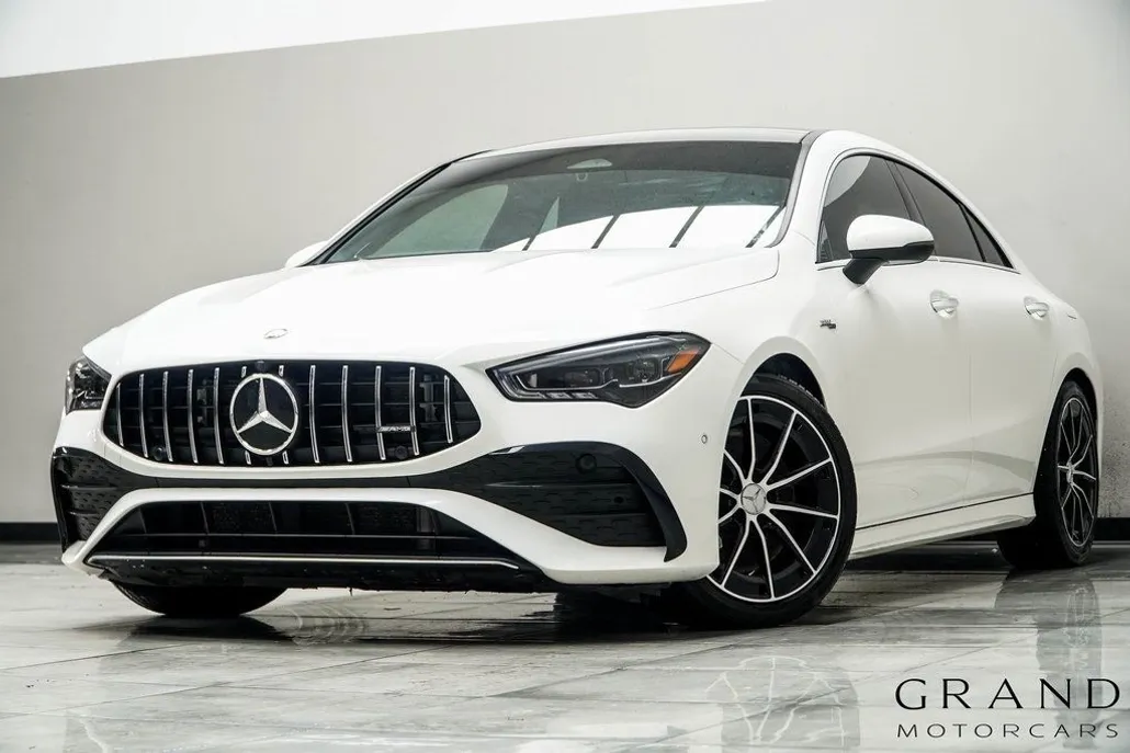 2024 Mercedes Benz CLA 35 AMG 4MATIC photo 1