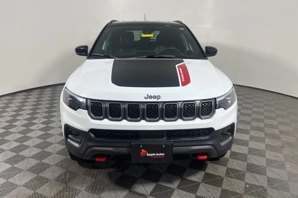 2023 Jeep Compass Trailhawk photo 1