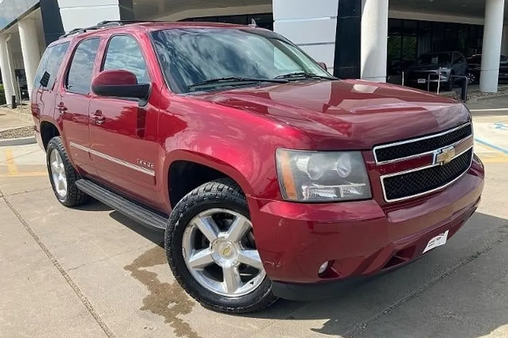 2011 Chevrolet Tahoe LT photo 1