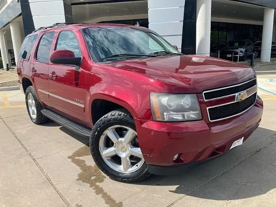 2011 Chevrolet Tahoe LT photo 1