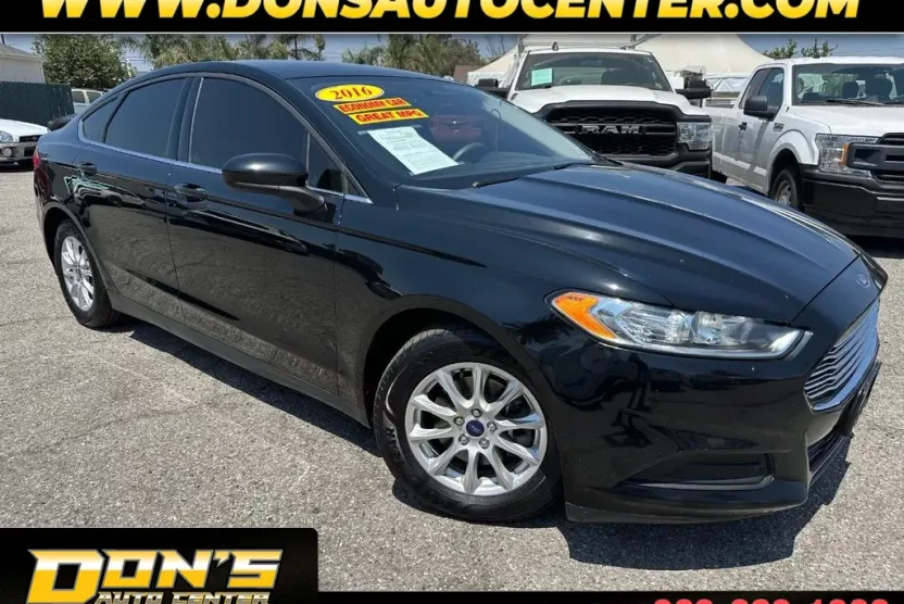 2016 Ford Fusion S photo 1