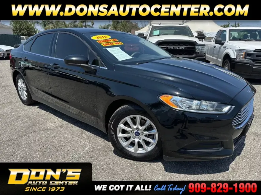 2016 Ford Fusion S photo 1