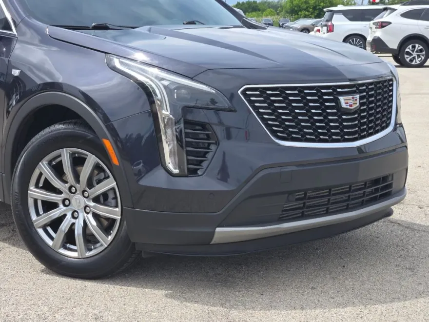 2023 Cadillac XT4 Premium Luxury photo 1