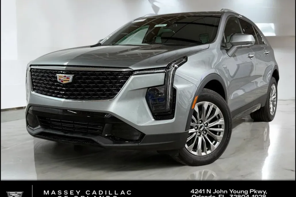 2025 Cadillac XT4 Premium Luxury photo 1