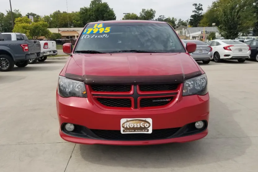 2016 Dodge Grand Caravan R/T photo 1