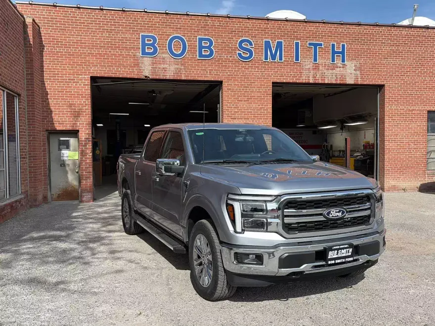 2025 Ford F-150 Lariat photo 1