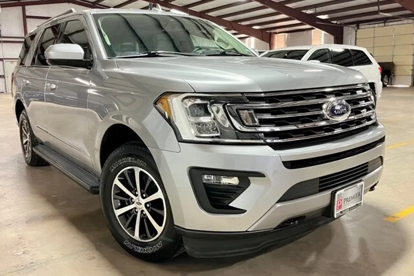 2021 Ford Expedition XLT photo 1