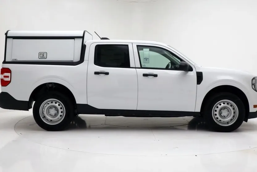 2025 Ford Maverick XL photo 1