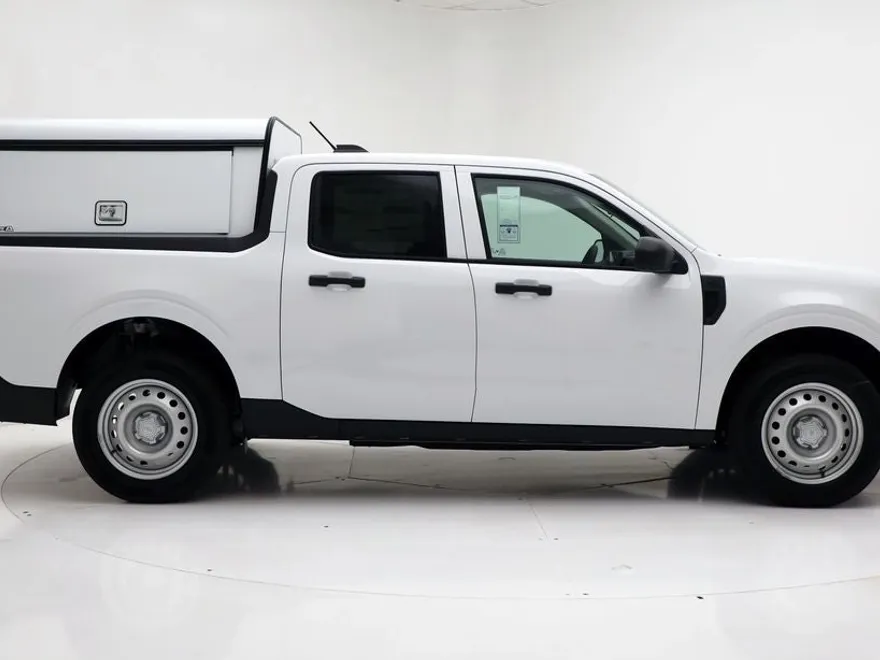 2025 Ford Maverick XL photo 1