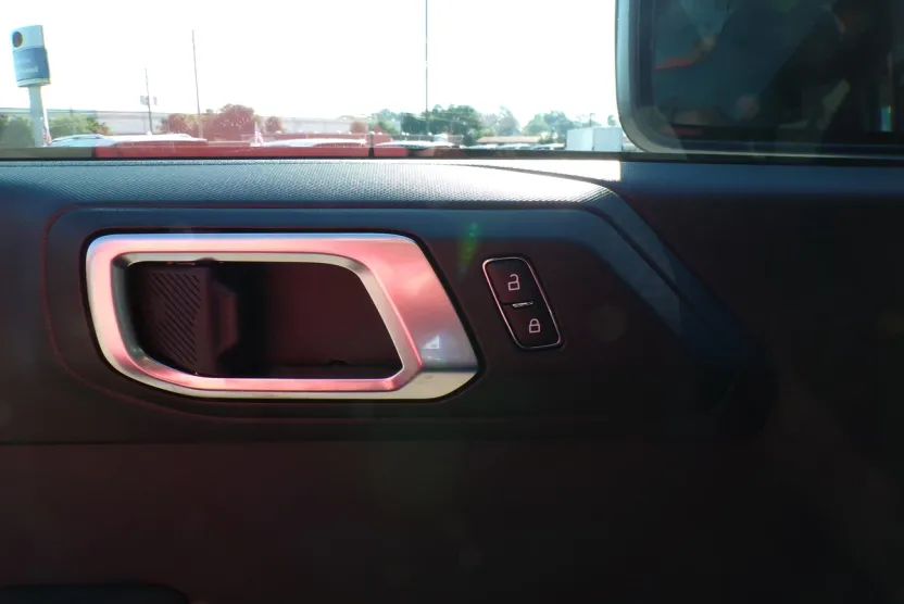 2025 Ford Bronco Base photo 1