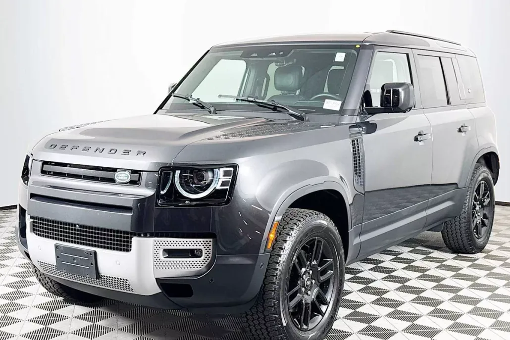2024 Land Rover Defender 110 S photo 1