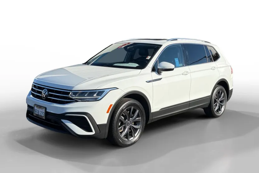 2022 Volkswagen Tiguan SE photo 1
