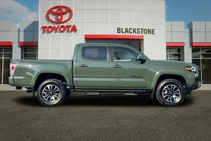 2022 Toyota Tacoma SR5 photo 1