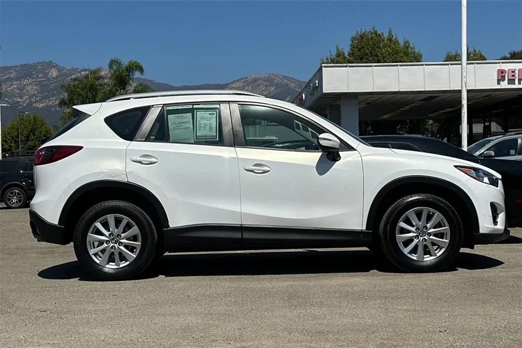 2016 Mazda CX-5 Sport photo 1