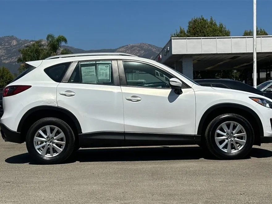 2016 Mazda CX-5 Sport photo 1