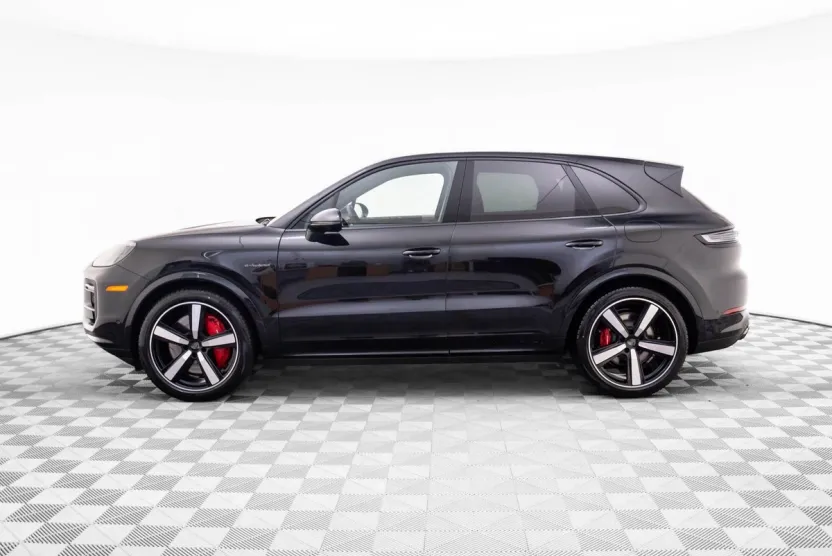2025 Porsche Cayenne E-Hybrid Turbo photo 1