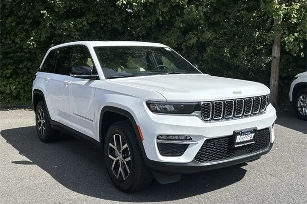 2025 Jeep Grand Cherokee Limited photo 1