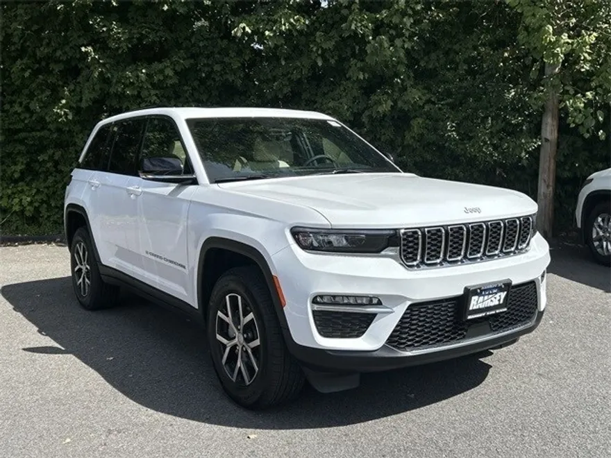 2025 Jeep Grand Cherokee Limited photo 1