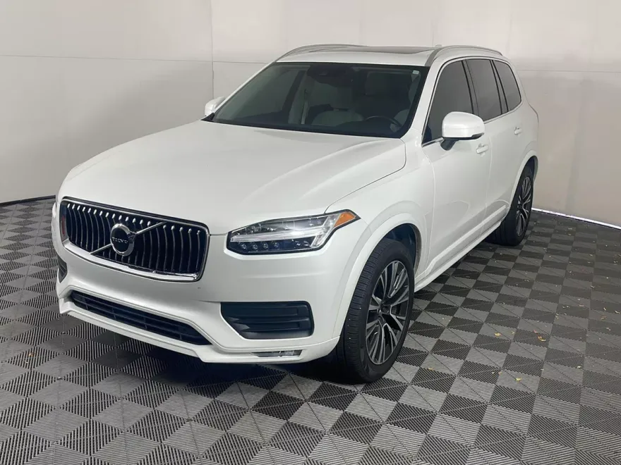 2020 Volvo XC90 Momentum photo 1